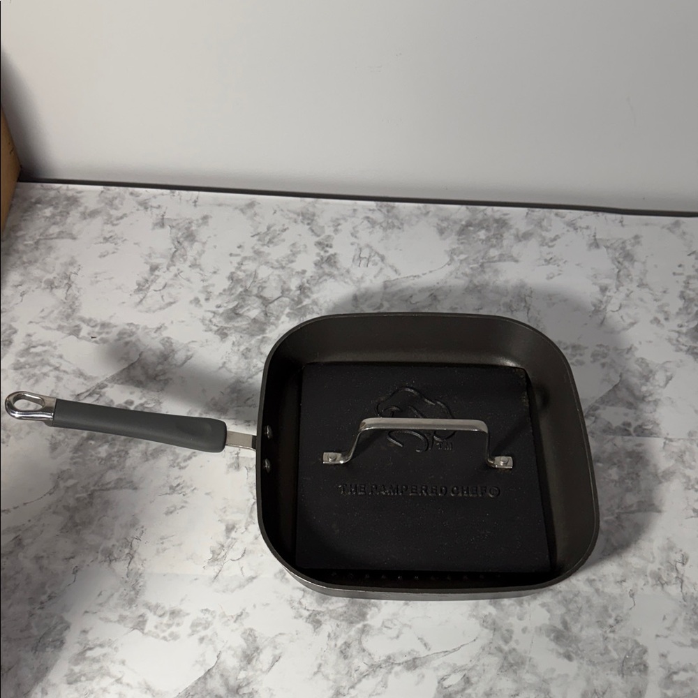 Pampered Chef Square Grill Pan with Press Set